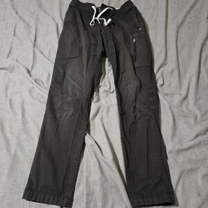 Vuori Faded Black Ripstop Men Medium Drawstring Athleisure Joggers Climber Cargo